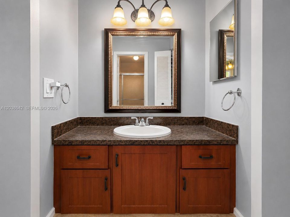 For Rent: $2,900 (3 beds, 2 baths, 1811 Square Feet)