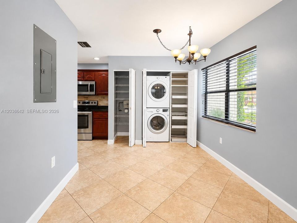 For Rent: $2,900 (3 beds, 2 baths, 1811 Square Feet)