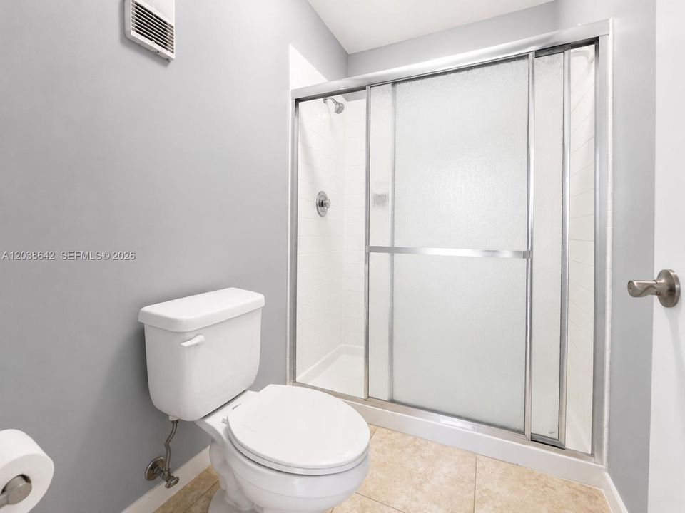 For Rent: $2,900 (3 beds, 2 baths, 1811 Square Feet)