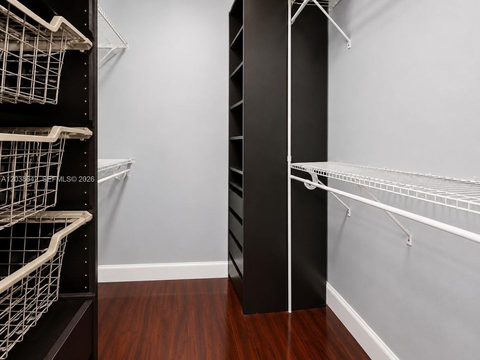 For Rent: $2,900 (3 beds, 2 baths, 1811 Square Feet)