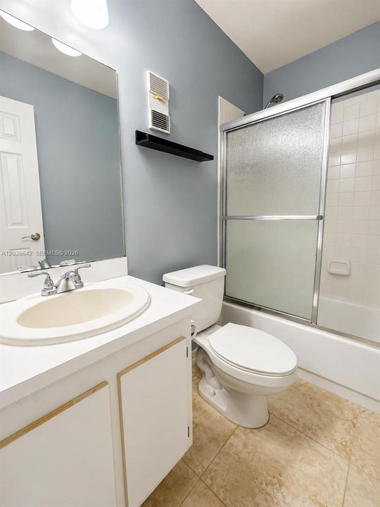 For Rent: $2,900 (3 beds, 2 baths, 1811 Square Feet)