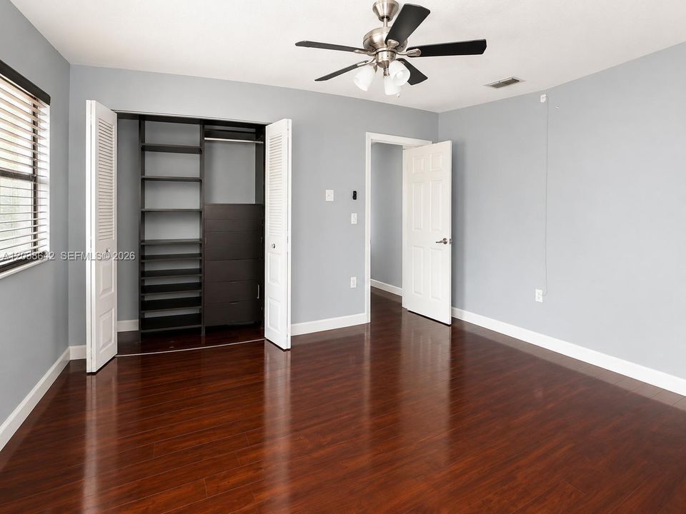 For Rent: $2,900 (3 beds, 2 baths, 1811 Square Feet)
