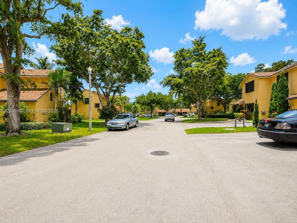 For Rent: $2,900 (3 beds, 2 baths, 1811 Square Feet)