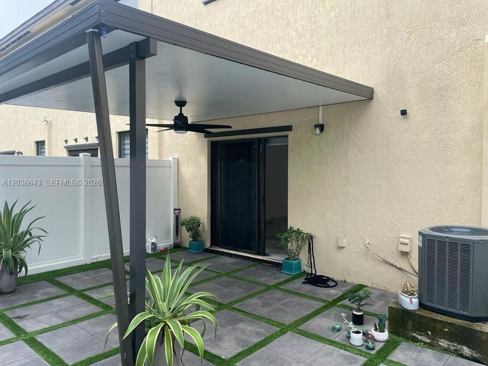 En Venta: $499,000 (3 camas, 2 baños, 1650 Pies cuadrados)
