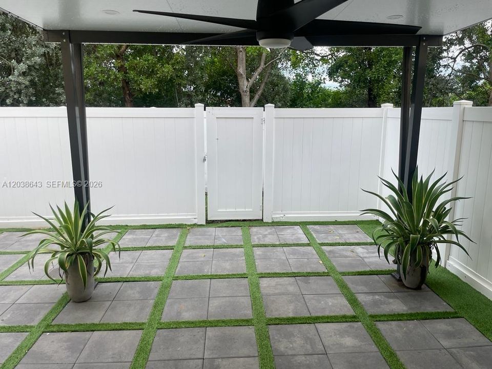 En Venta: $499,000 (3 camas, 2 baños, 1650 Pies cuadrados)