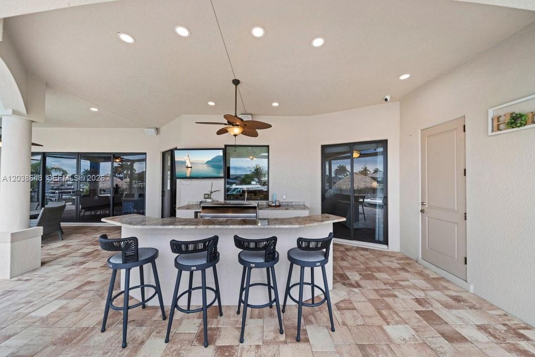 For Sale: $1,285,000 (3 beds, 3 baths, 2531 Square Feet)