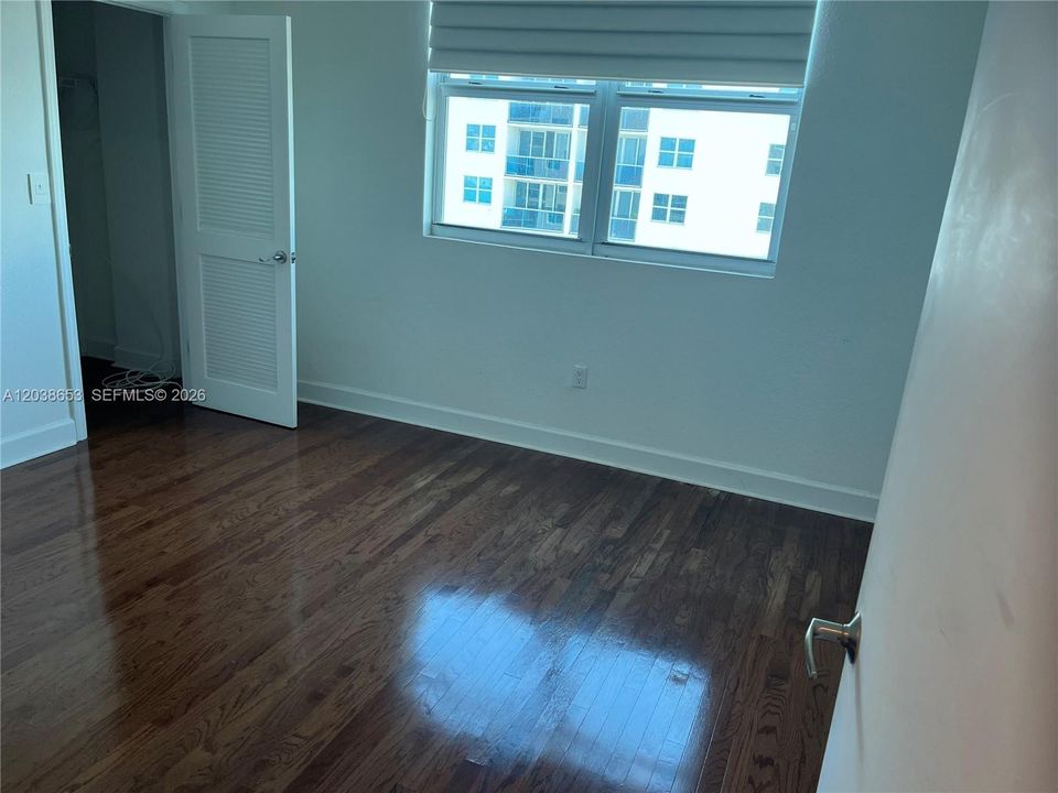 В аренду: $2,300 (1 спален, 1 ванн, 825 Квадратных фут)