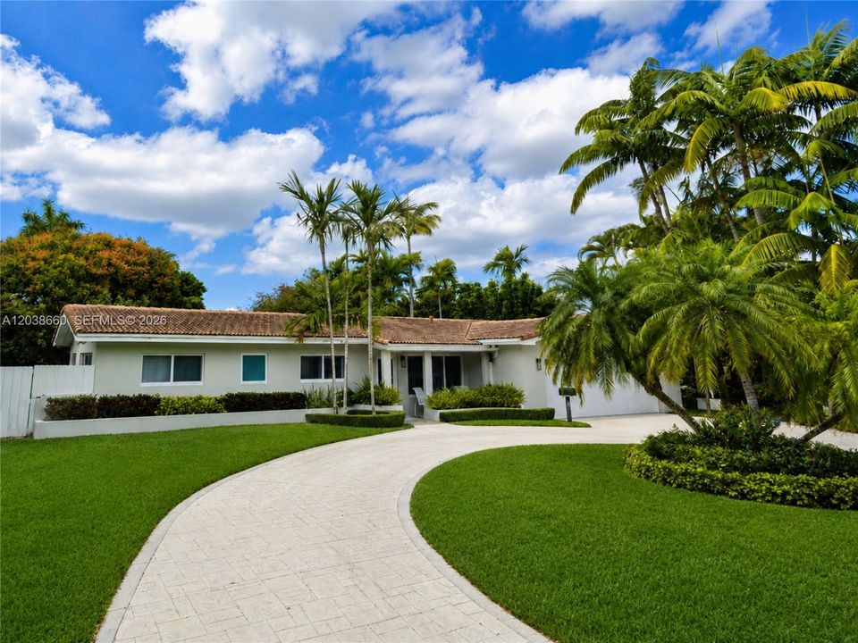 For Sale: $1,520,000 (4 beds, 2 baths, 1805 Square Feet)