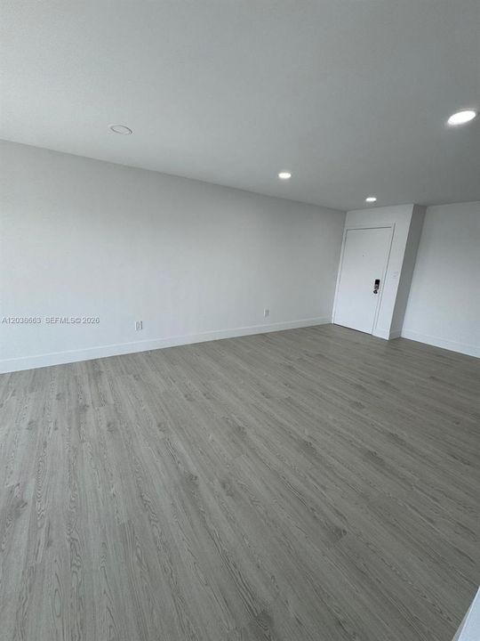 В аренду: $2,000 (1 спален, 1 ванн, 838 Квадратных фут)