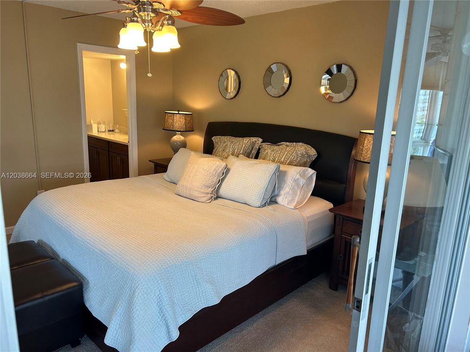 En Venta: $485,900 (2 camas, 2 baños, 1160 Pies cuadrados)