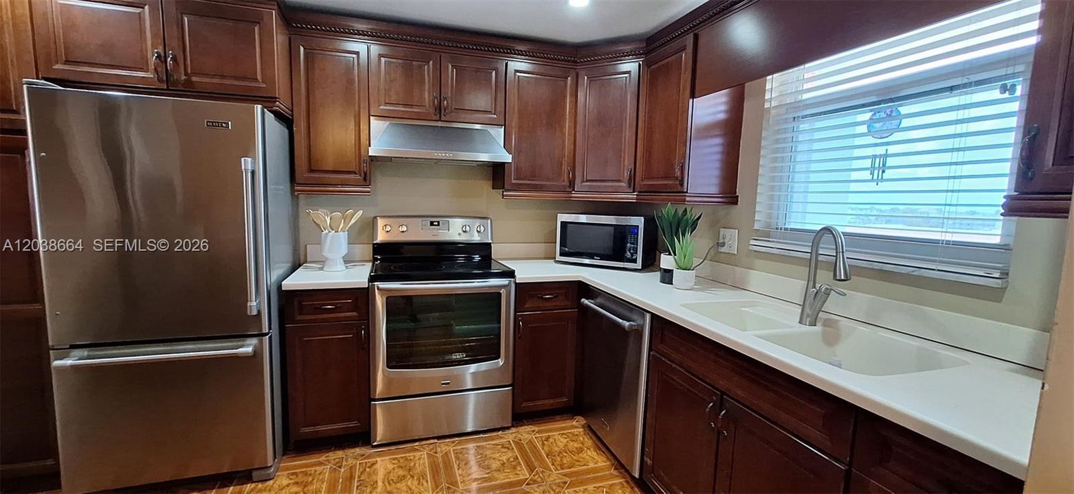 En Venta: $485,900 (2 camas, 2 baños, 1160 Pies cuadrados)