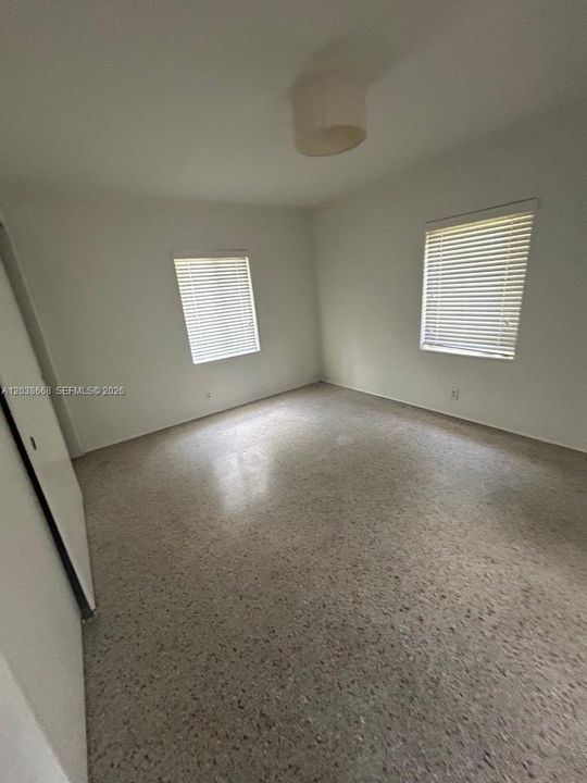SPACIOUS MASTER BEDROOM