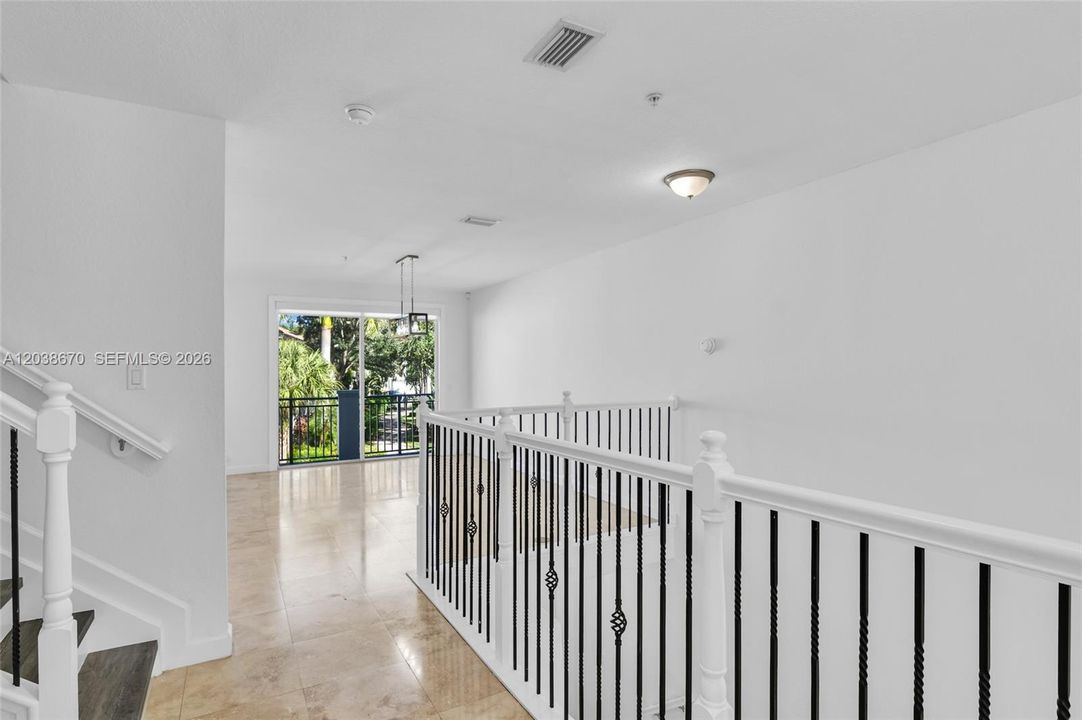 : $795,000 (4 camas, 3 baños, 2558 Pies cuadrados)
