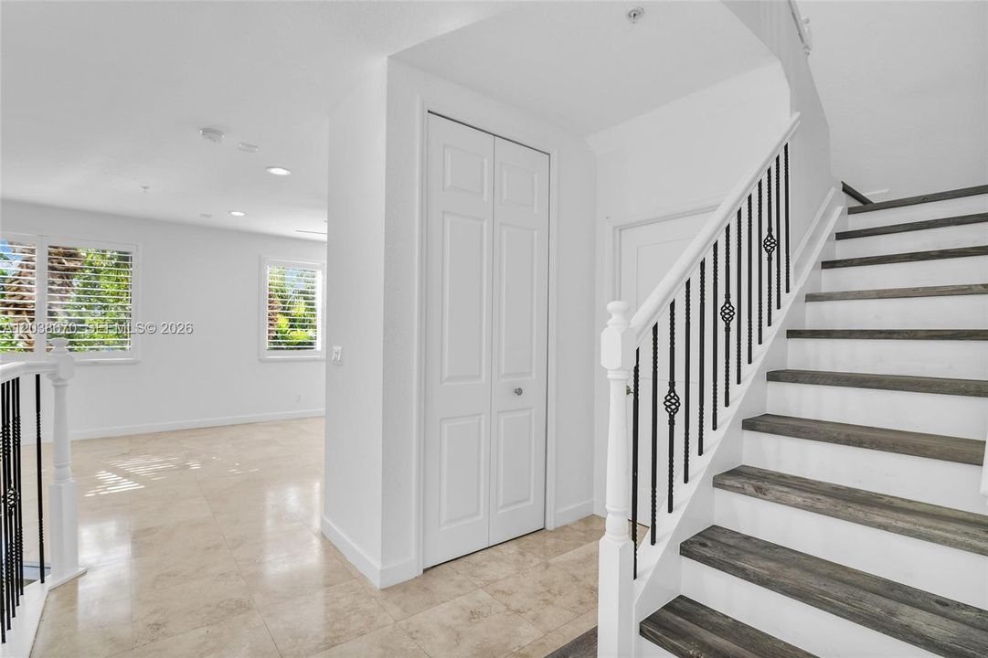 : $795,000 (4 camas, 3 baños, 2558 Pies cuadrados)