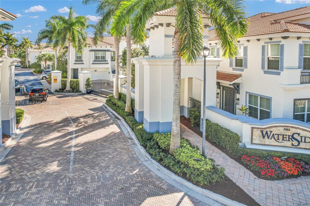 : $795,000 (4 camas, 3 baños, 2558 Pies cuadrados)