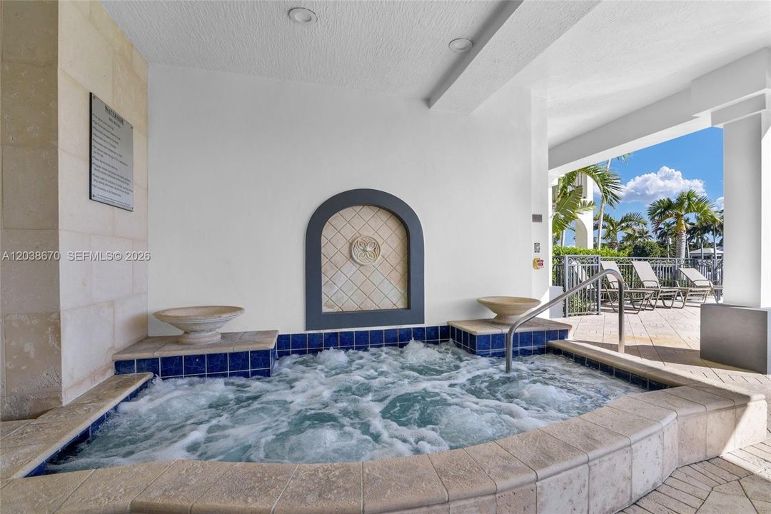 : $795,000 (4 camas, 3 baños, 2558 Pies cuadrados)