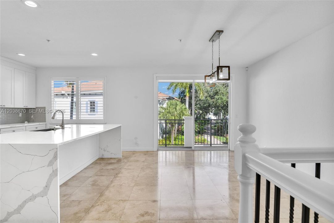 : $795,000 (4 camas, 3 baños, 2558 Pies cuadrados)