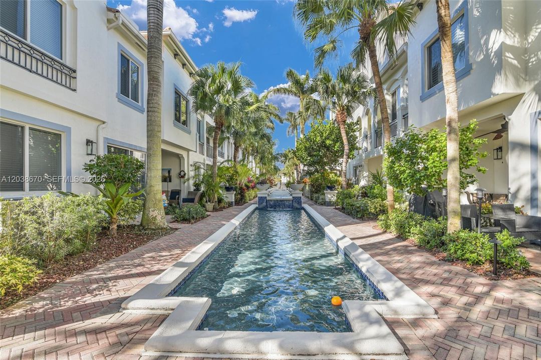 : $795,000 (4 camas, 3 baños, 2558 Pies cuadrados)