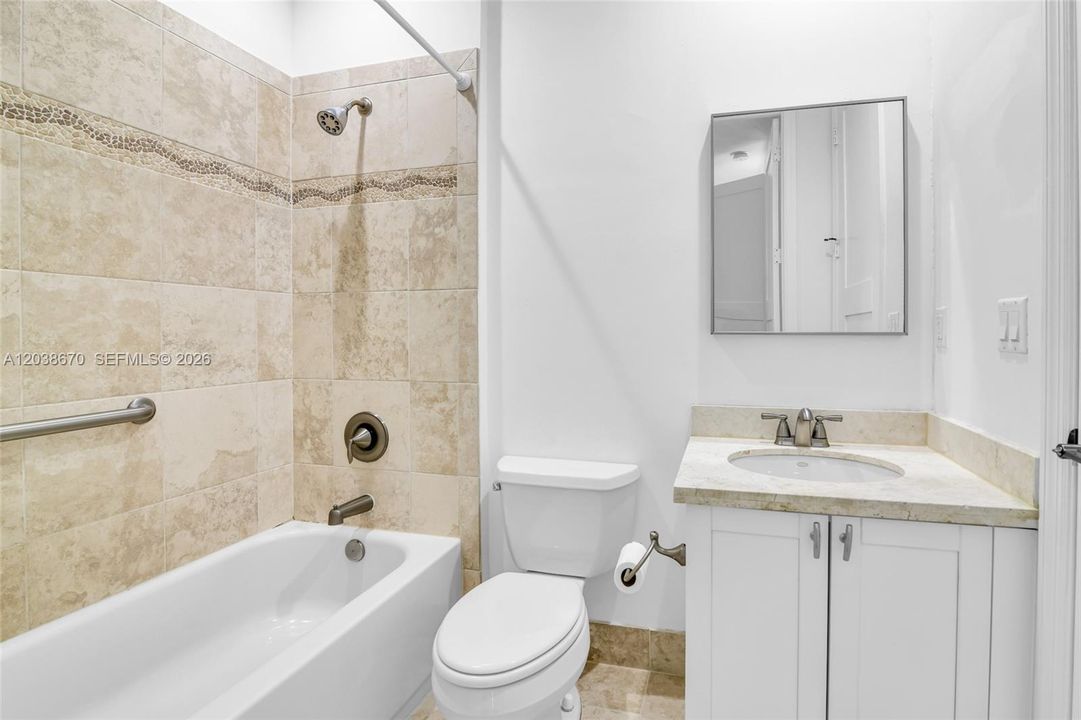 : $795,000 (4 camas, 3 baños, 2558 Pies cuadrados)