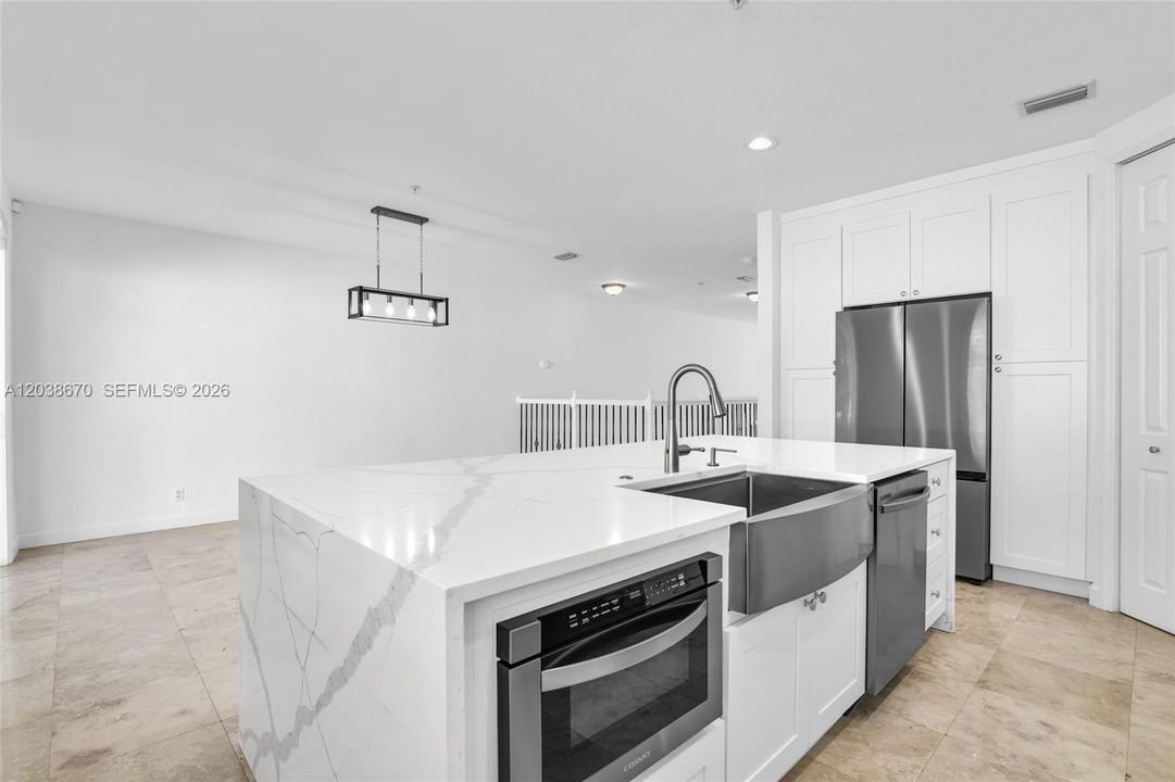 : $795,000 (4 camas, 3 baños, 2558 Pies cuadrados)