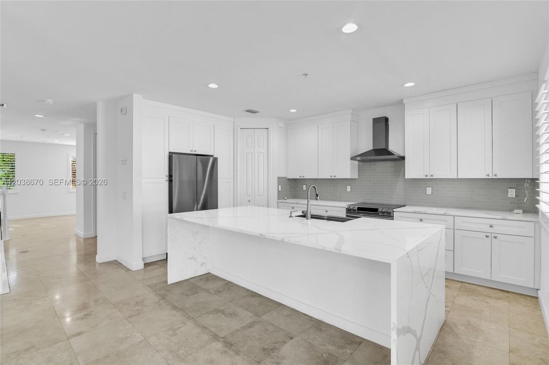 : $795,000 (4 camas, 3 baños, 2558 Pies cuadrados)