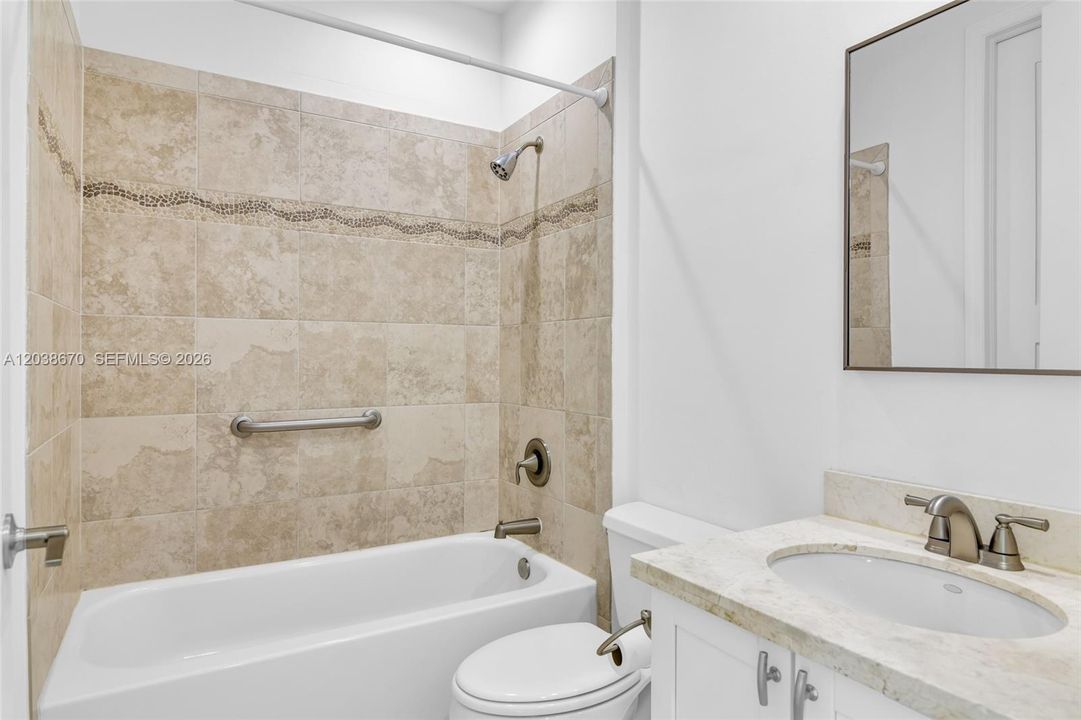 : $795,000 (4 camas, 3 baños, 2558 Pies cuadrados)