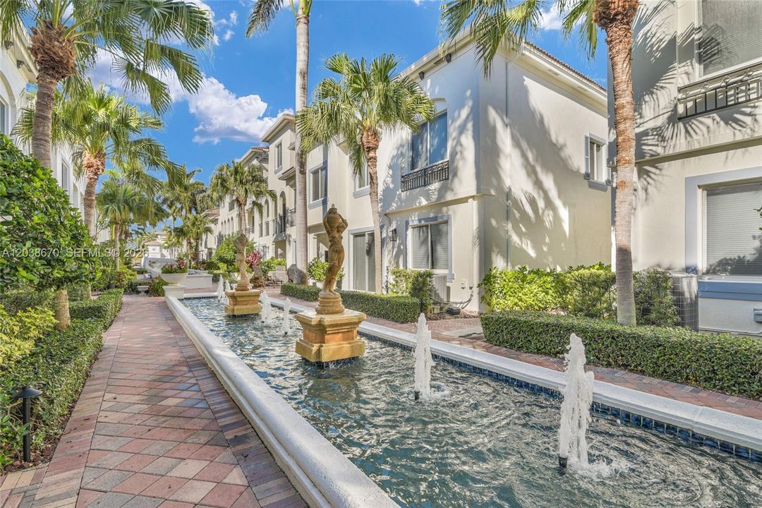 : $795,000 (4 camas, 3 baños, 2558 Pies cuadrados)