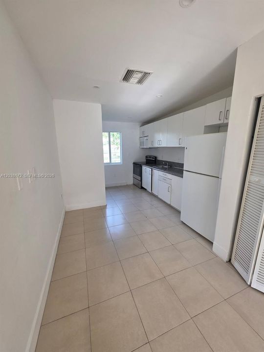 En Renta: $2,950 (4 camas, 2 baños, 1300 Pies cuadrados)