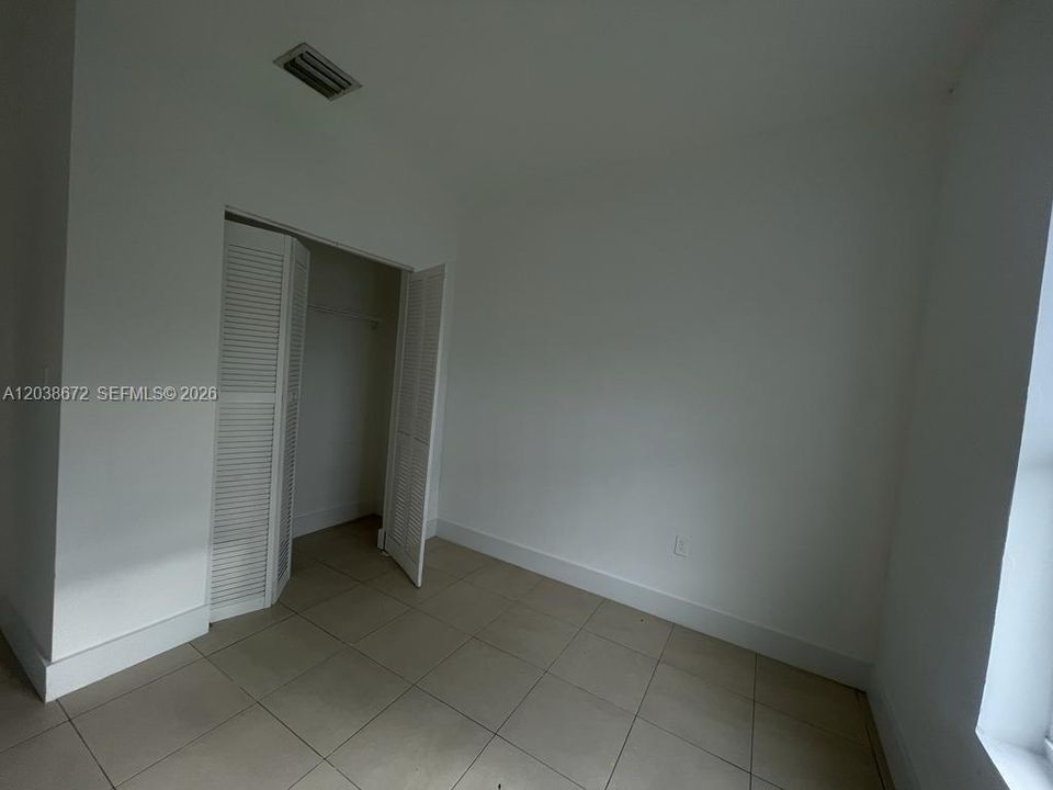 En Renta: $2,950 (4 camas, 2 baños, 1300 Pies cuadrados)