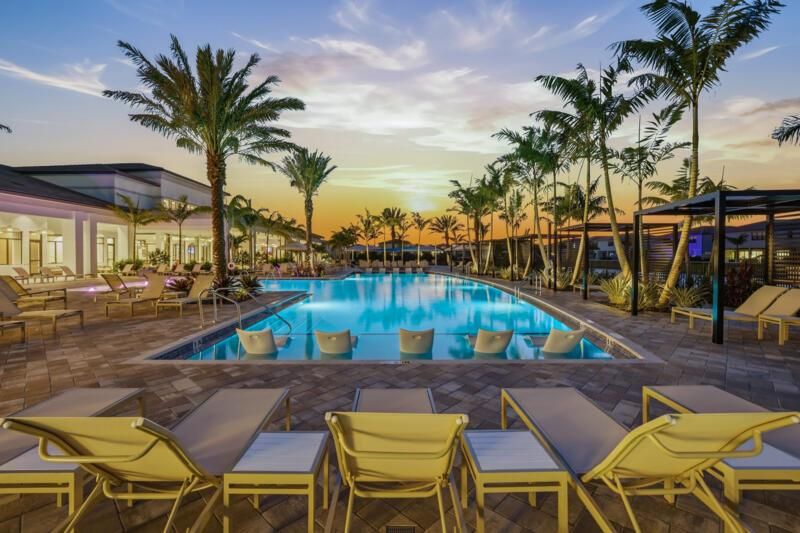 LOE Clubhouse-Pool Dusk-287