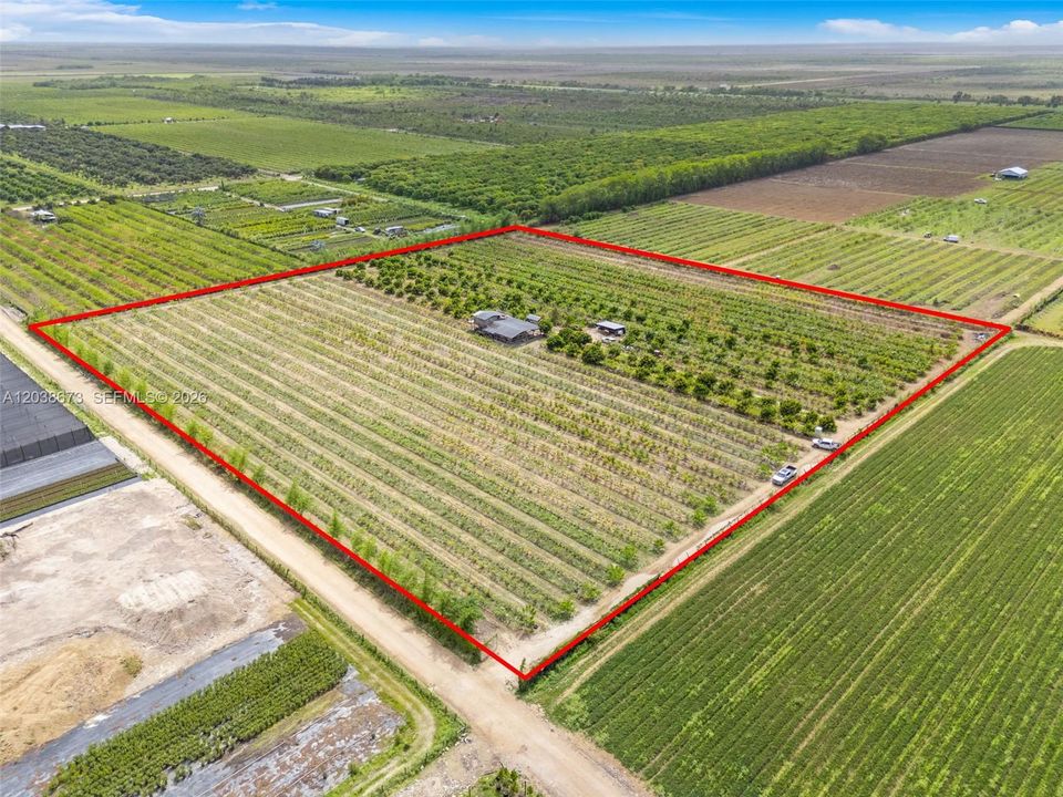 На продажу: $1,650,000 (10.00 acres)