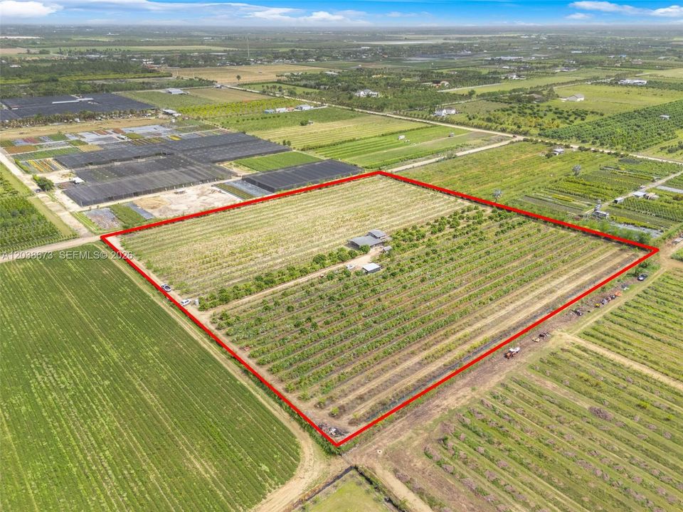 На продажу: $1,650,000 (10.00 acres)