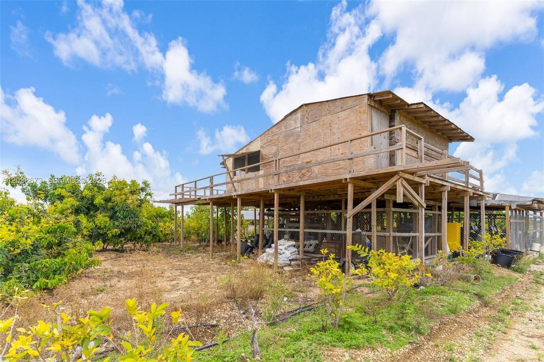 На продажу: $1,650,000 (10.00 acres)