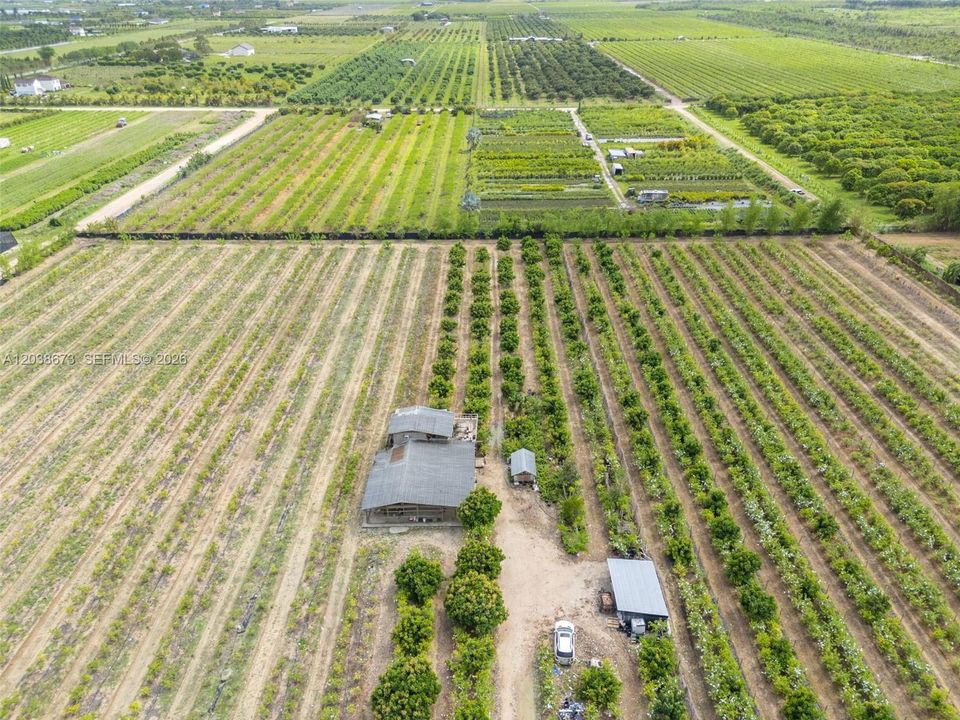 На продажу: $1,650,000 (10.00 acres)