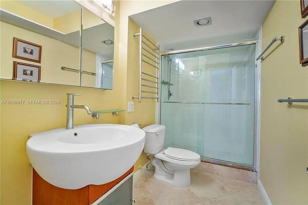 В аренду: $2,500 (2 спален, 2 ванн, 960 Квадратных фут)