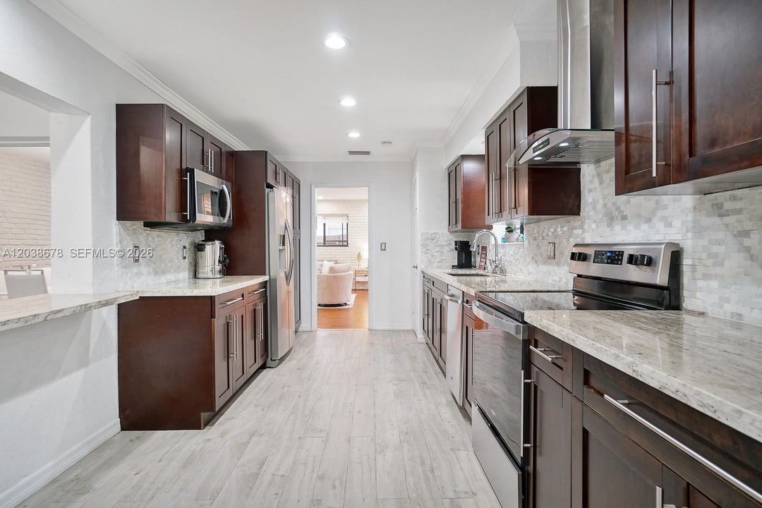 For Sale: $999,999 (3 beds, 2 baths, 1618 Square Feet)