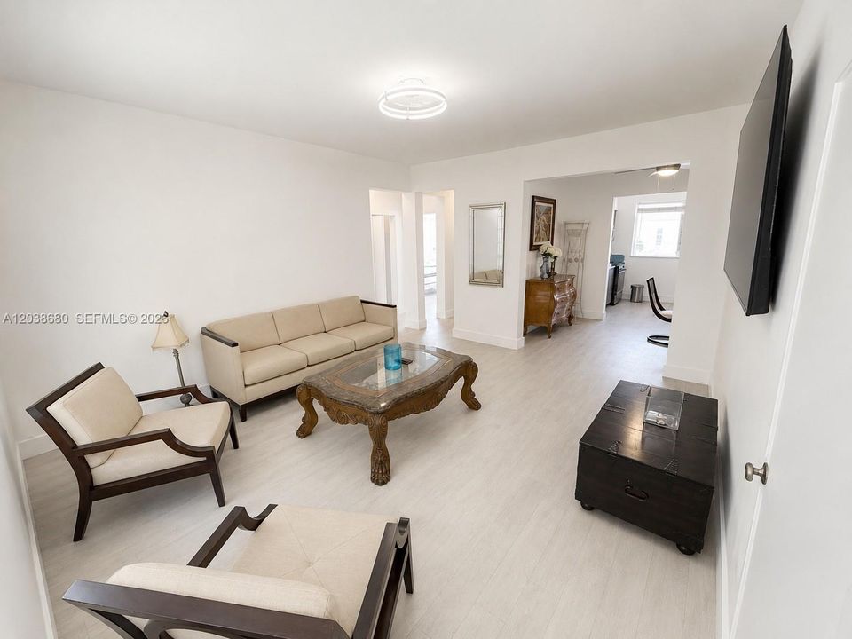 For Rent: $3,600 (2 beds, 2 baths, 1078 Square Feet)