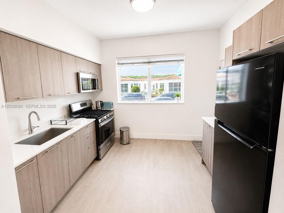 For Rent: $3,600 (2 beds, 2 baths, 1078 Square Feet)