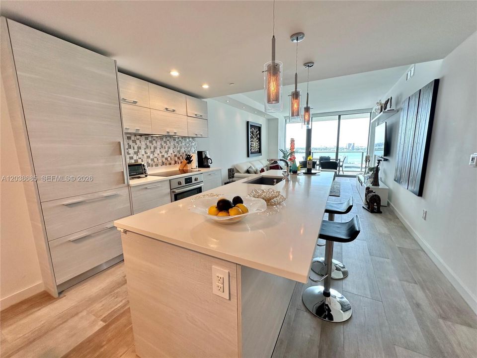 В аренду: $6,500 (2 спален, 3 ванн, 1193 Квадратных фут)
