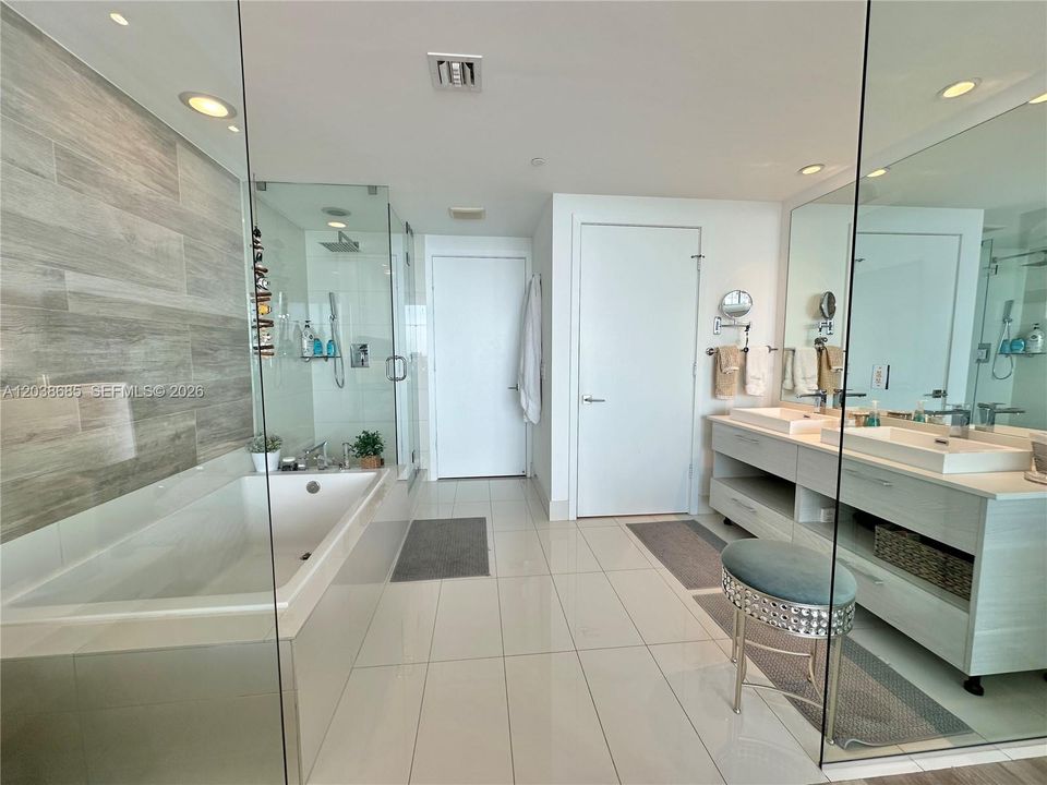В аренду: $6,500 (2 спален, 3 ванн, 1193 Квадратных фут)