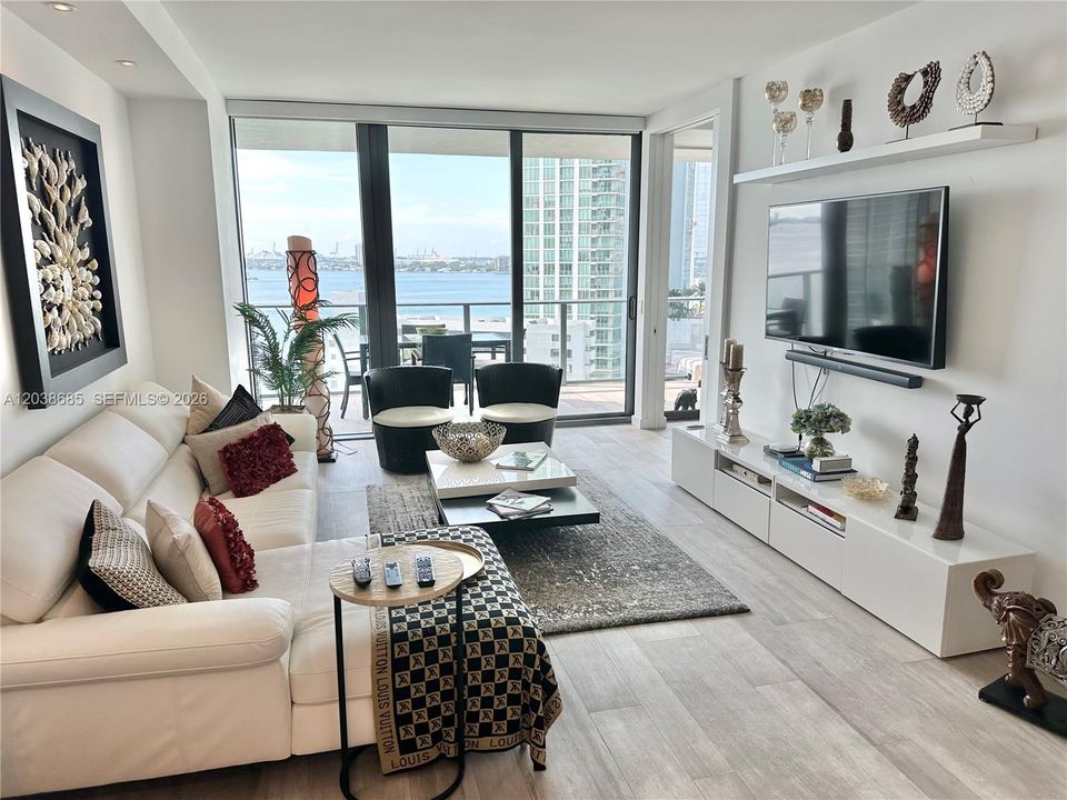В аренду: $6,500 (2 спален, 3 ванн, 1193 Квадратных фут)