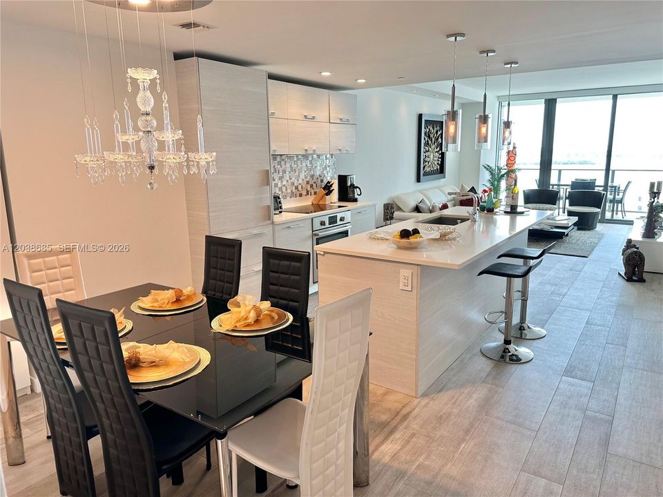 В аренду: $6,500 (2 спален, 3 ванн, 1193 Квадратных фут)