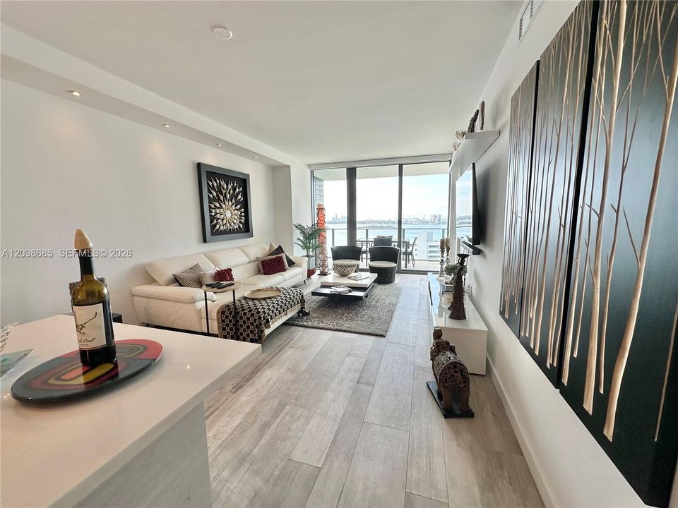 В аренду: $6,500 (2 спален, 3 ванн, 1193 Квадратных фут)