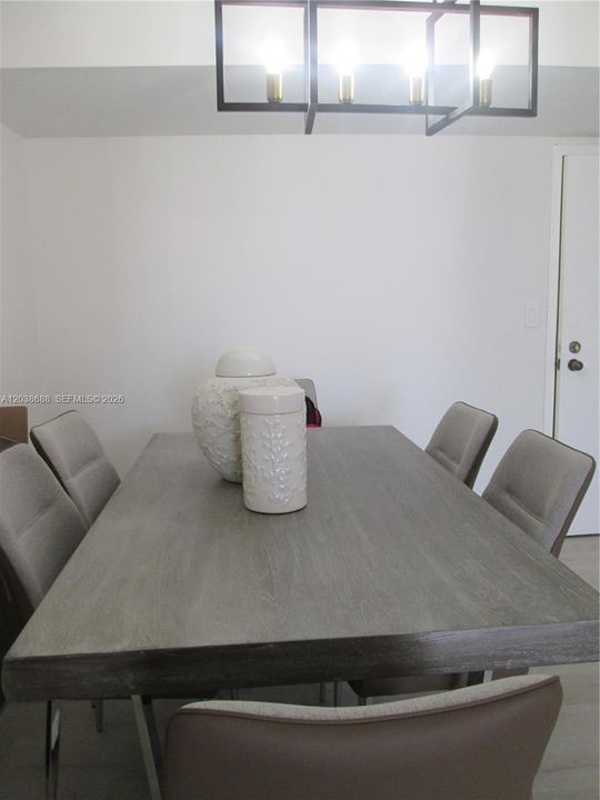 В аренду: $3,200 (2 спален, 2 ванн, 1507 Квадратных фут)