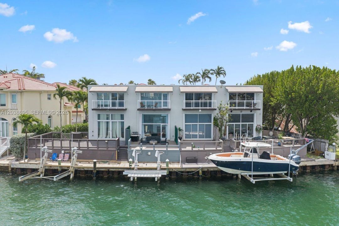 En Venta: $1,397,000 (3 camas, 2 baños, 1898 Pies cuadrados)