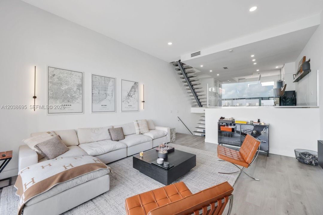 En Venta: $1,397,000 (3 camas, 2 baños, 1898 Pies cuadrados)