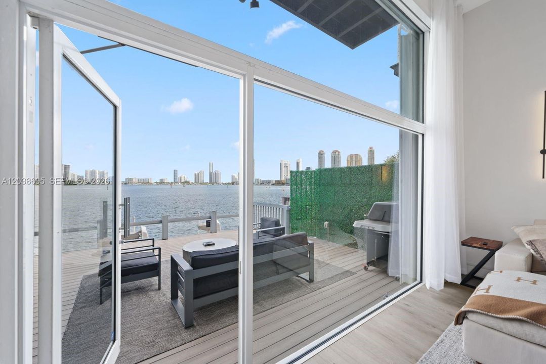 En Venta: $1,397,000 (3 camas, 2 baños, 1898 Pies cuadrados)