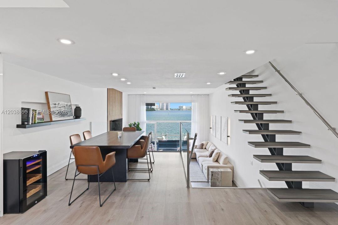 En Venta: $1,397,000 (3 camas, 2 baños, 1898 Pies cuadrados)