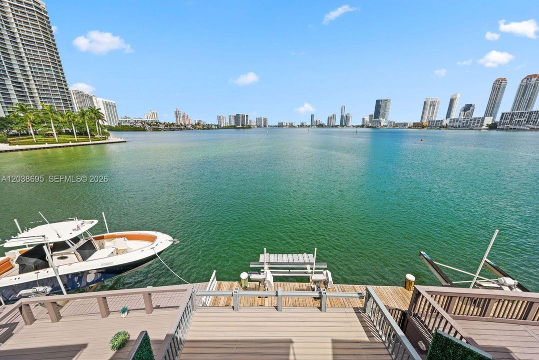 En Venta: $1,397,000 (3 camas, 2 baños, 1898 Pies cuadrados)