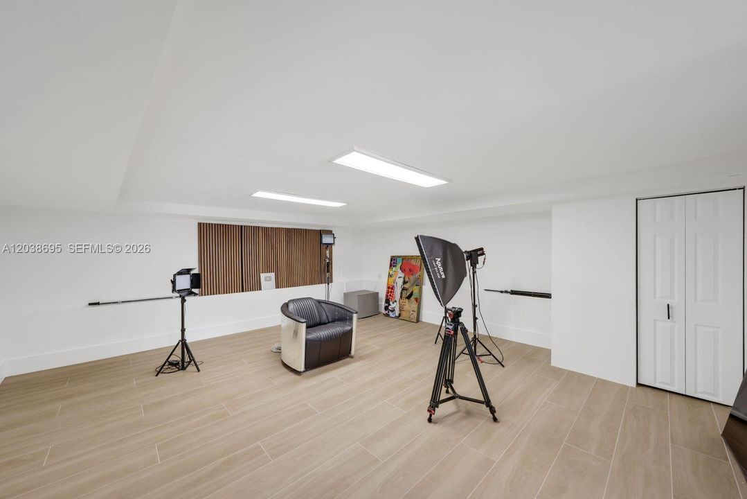 En Venta: $1,397,000 (3 camas, 2 baños, 1898 Pies cuadrados)